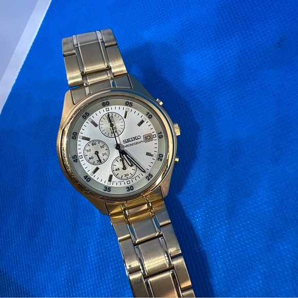 Seiko 7T32 Chronograph Gold tone Vintage Watch 482988 - Picture 15 of 16